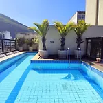Flat Em Copacabana Com Piscina, Garagem Inclusa E Portaria 24H A 4 Min Da Praia