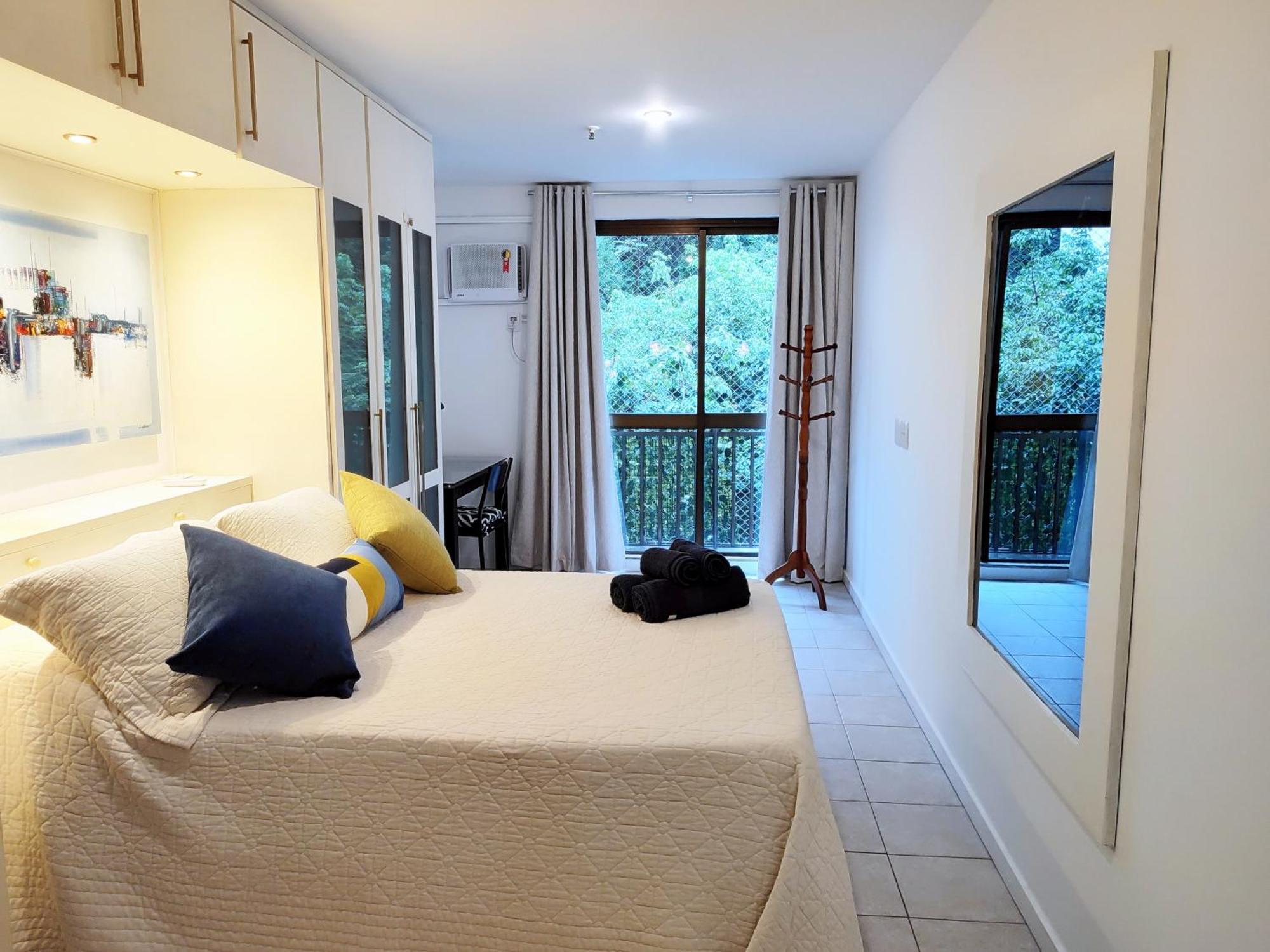 Flat Em Copacabana Com Piscina, Garagem Inclusa E Portaria 24h A 4 Min Da *